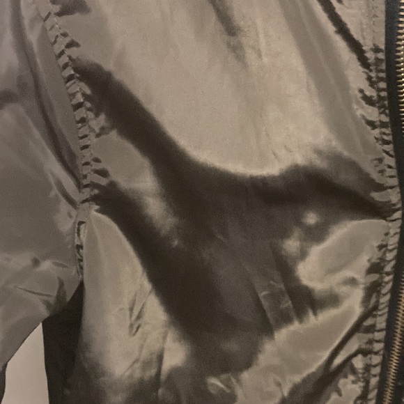 Olive green bomber jacket - Picture 2 of 8